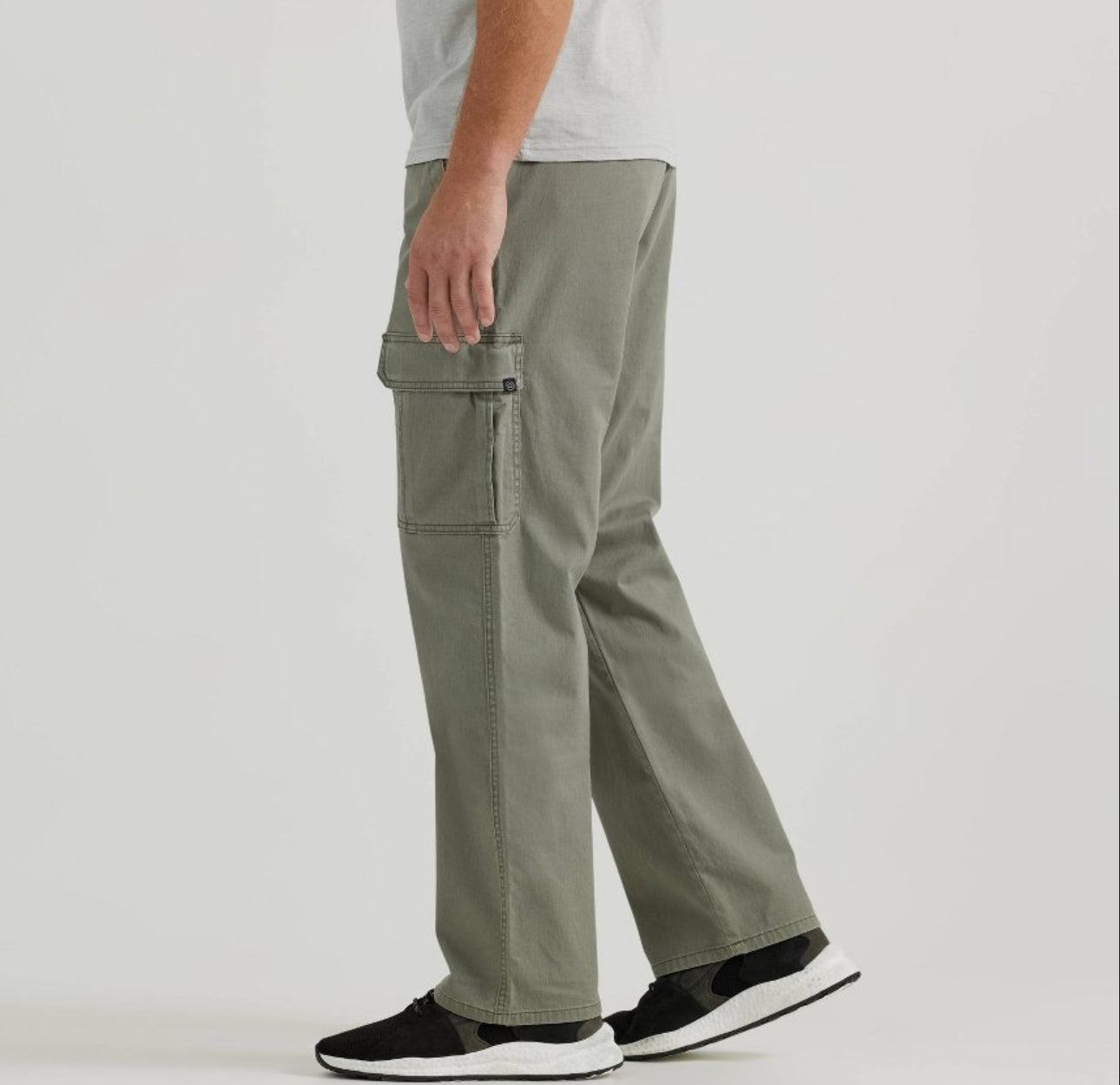 Wrangler Men’s ATG Relaxed Cargo Pants- Dust Olive